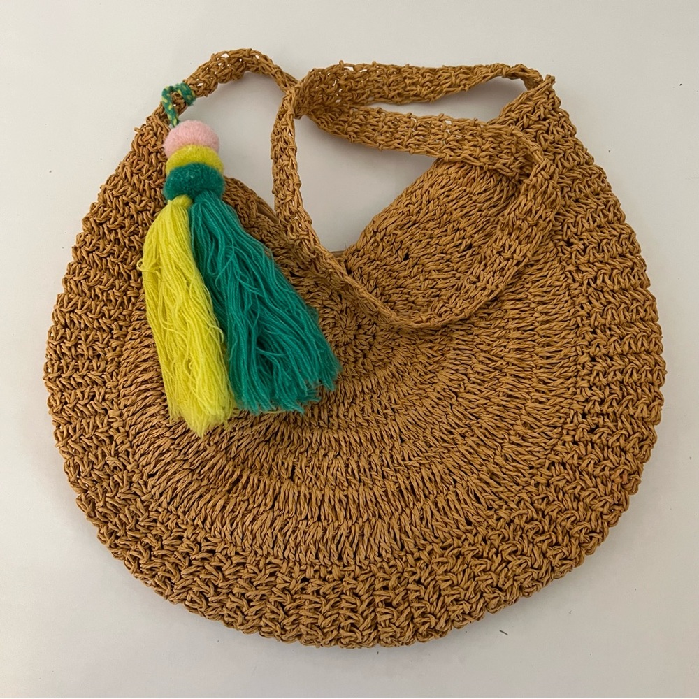 Boho style shoulder bag with tassel